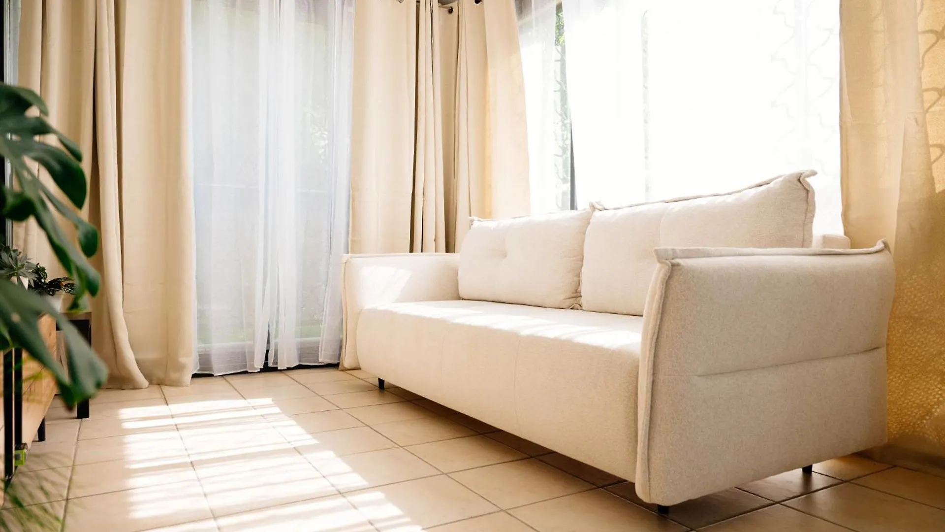Votre Oasis De Tranquillite Proche De La Ville T2 Entierement Renove Et Equipe Secteur Centre Fort-de-France
