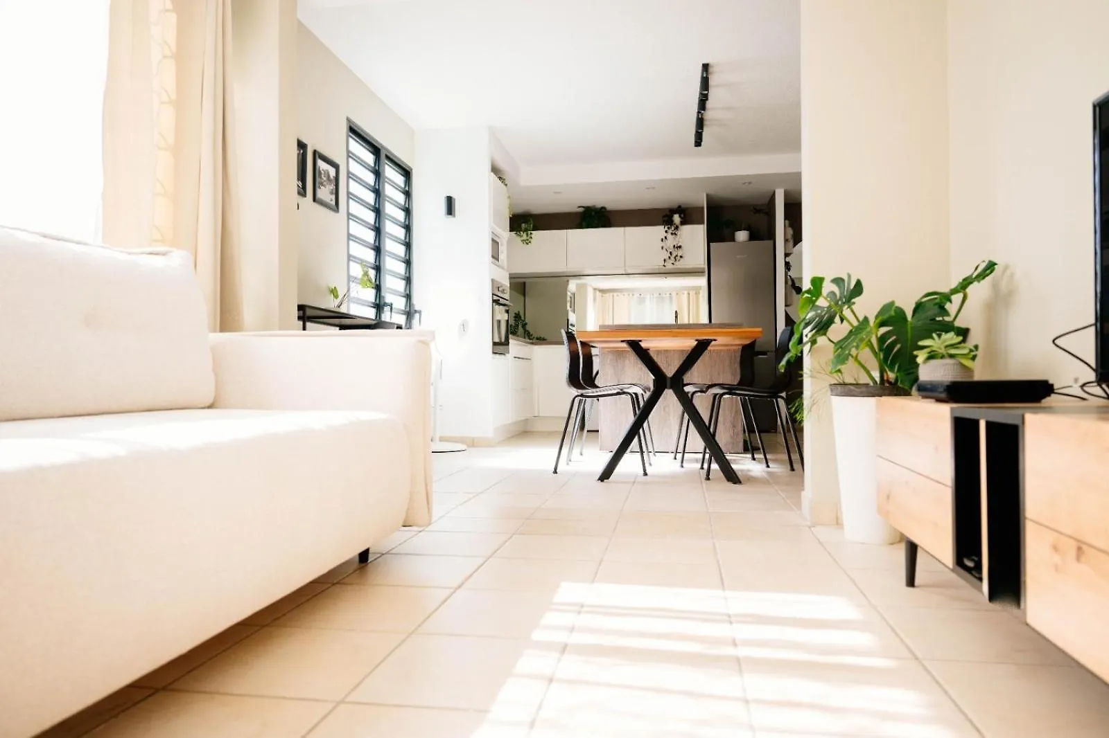 Votre Oasis De Tranquillite Proche De La Ville T2 Entierement Renove Et Equipe Secteur Centre Fort-de-France Martinique